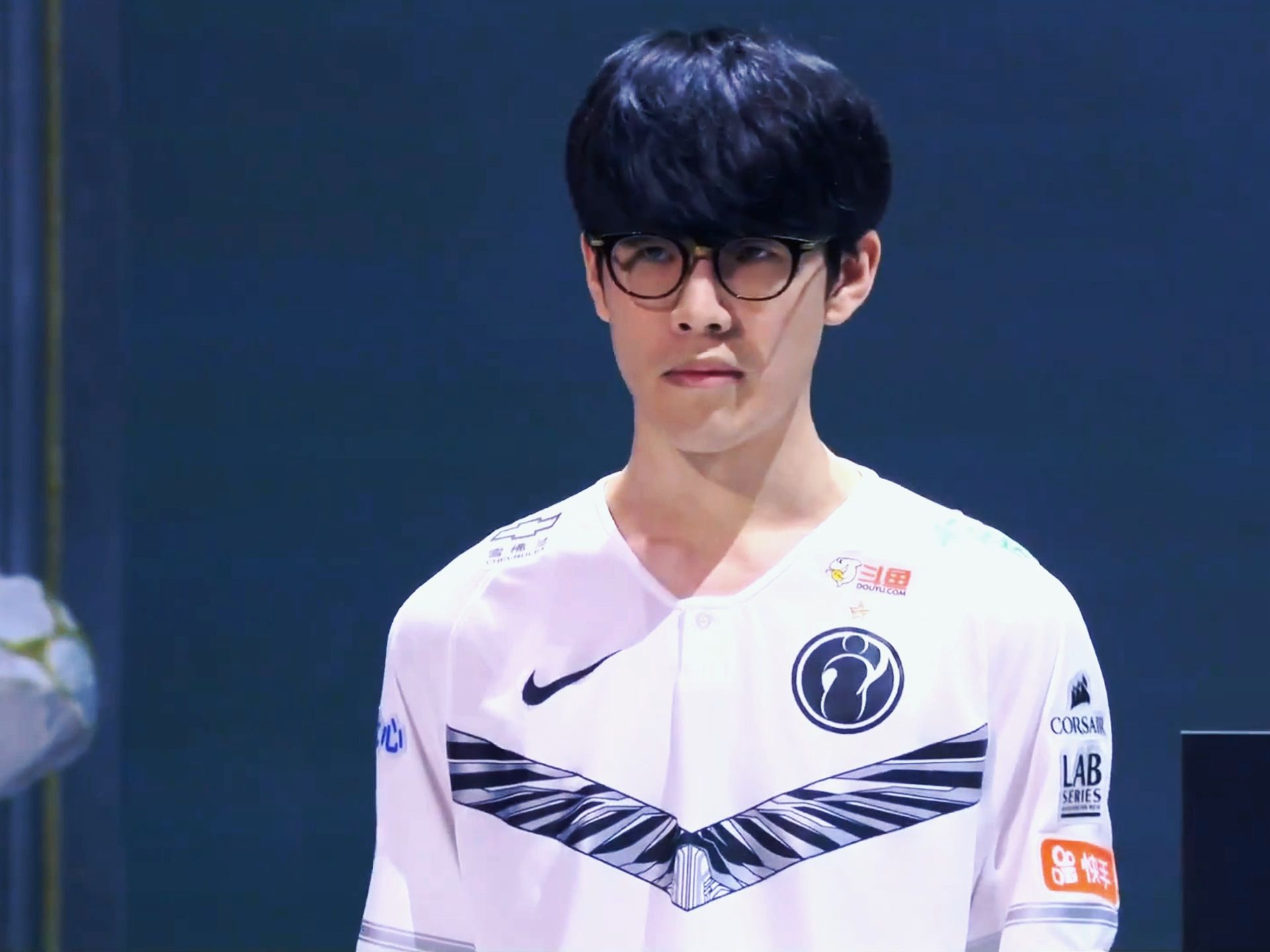 背后是长久 背后是长久